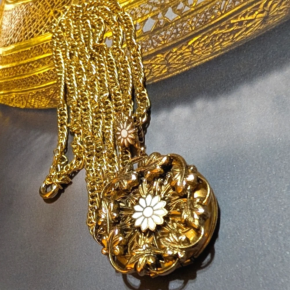 Vintage Two Picture Locket Necklace Gold Plated